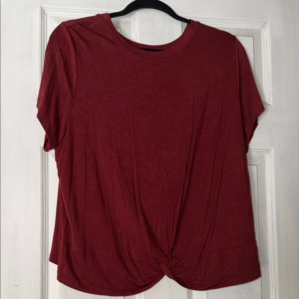 Torrid Women's Twist-Hem Short Sleeve Top - Deep Wine